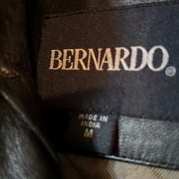 Womans black full length genuine leather coat with removable fox collar - Picture 2 of 10